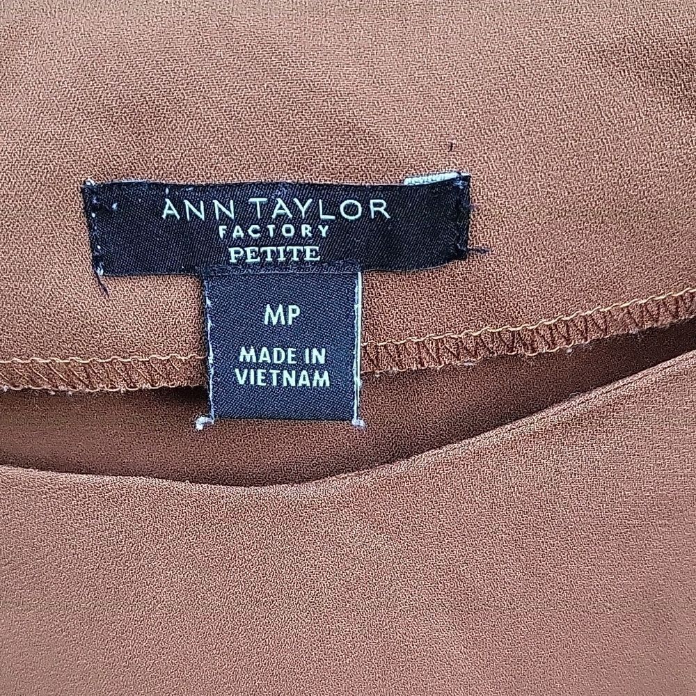 Ann Taylor Brown Women's Blouse - Picture 2 of 4